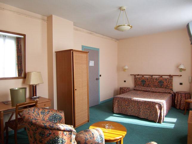 Terminus Hotel Tours Room photo