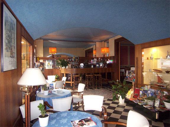 Terminus Hotel Tours Restaurant photo